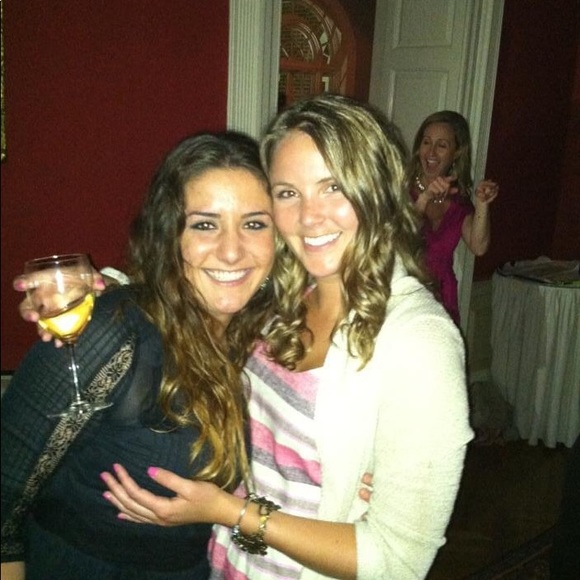 Meet, Elle POSH AMBASSADOR - Picture 2 of 6